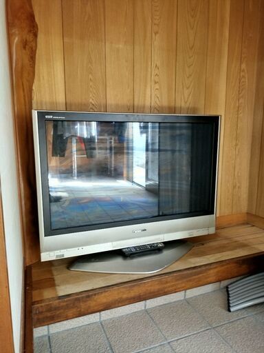 液晶テレビ