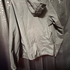 ユニクロUVカット Lサイズの画像