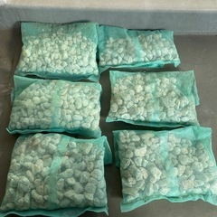 鉢の下に入れる軽石の画像