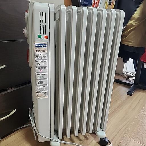 (伊)デロンギ社製 オイル密閉式ラジエター型ヒーター\n\nデロンギヒーター