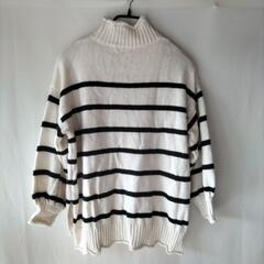 ボーダー柄ざっくりセーター　Lサイズ　ハイネックデザイン　アクリル100%　サイドスリットありの画像