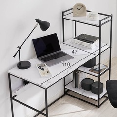 パソコンデスクの画像