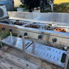 業務用コンロ　3口が２つ　都市ガス　２つあります