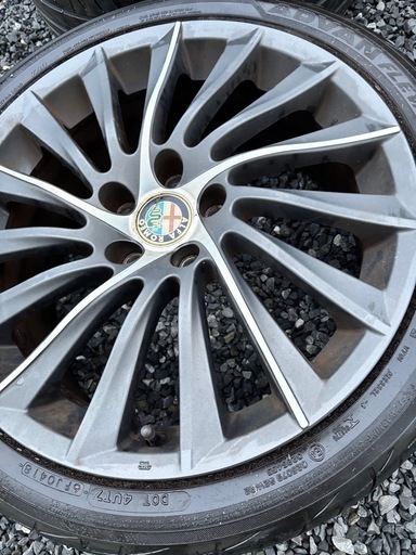 4本購入必須】アルファロメオジュリエッタ18インチ純正アルミホイール