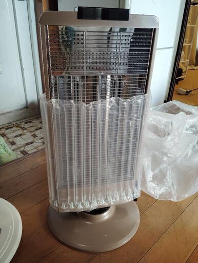 （取り引き中）リモコン付きカーボンヒーター