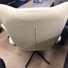 【A400】パーソナルチェア ニトリ ホワイトの画像