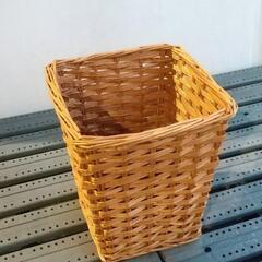 ☆籐バスケット　カゴ　ごみ箱にも☆