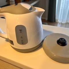 電気ポットの画像