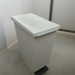 ゴミ箱　ペダル式