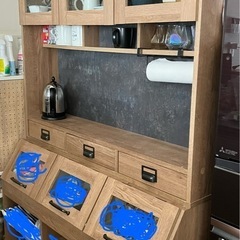 【決まりました】ロウヤLOWYAカフェ風食器棚の画像