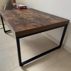 オシャレなローテーブルの画像