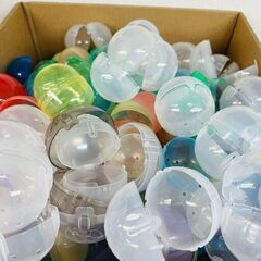 空カプセル色々 ダンボール箱13個 推測3000個以上