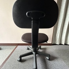 オフィスチェア　①　ガス圧昇降式　回転チェア　回転椅子　回転イス　キャスター付き　事務椅子　事務イスの画像
