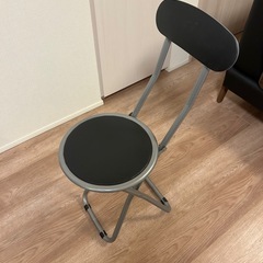 【お譲りします】折りたたみ式のイス2脚の画像