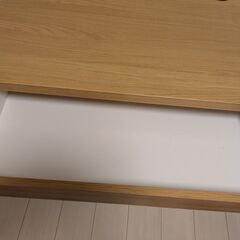 イケア ミッケ 机 オーク調 73x50 cmの画像