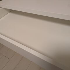 イケア ミッケ 机 ホワイト 73x50 cmの画像