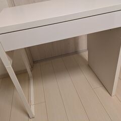 イケア ミッケ 机 ホワイト 73x50 cmの画像