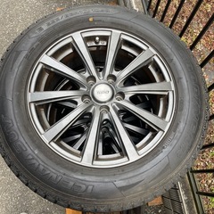 スノータイヤの画像