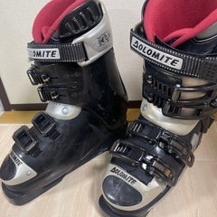DOLOMITEスキーブーツの画像