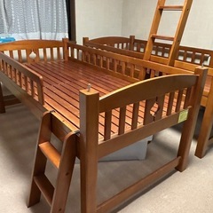 二段ベットの画像