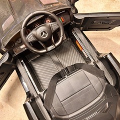 メルセデスベンツ　乗用玩具　電動　amg gtrの画像