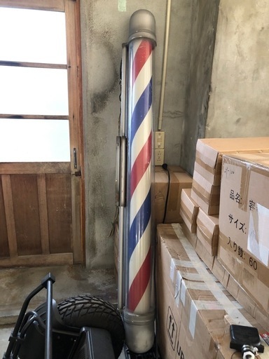 美容室のネオン