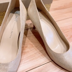 美品　38　本革　ツヤキラパンプスの画像