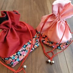 かわいい巾着袋　お得な２つセット(ピンク、赤)　和小物　和装小物新品、未使用の画像