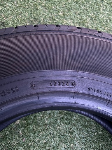 ハイエース　バリ溝　タイヤ　195/80R15　新車1000キロ未満