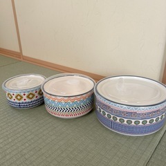 蓋付き食器タッパー