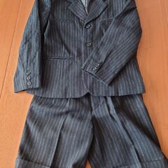 小学校入学式用スーツ　（120ｃｍ）