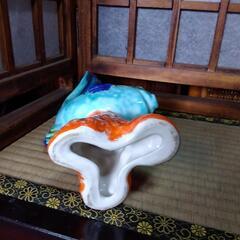 金魚のセトモノの置物の画像