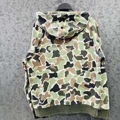 アディダスとNIKE パーカー
の画像