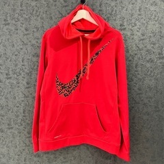 アディダスとNIKE パーカー
の画像