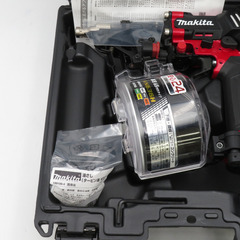 makita マキタ 65mm 高圧エア釘打 赤 エアダスタ付 ケース付 AN636H 未使用品 【工具専門店 テイクハンズ金沢野々市店】の画像