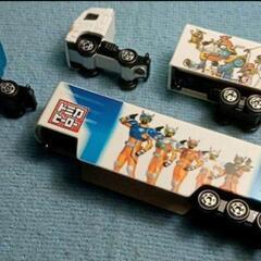 タカラトミー株主優待企画品トラック2台の画像