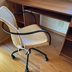 IKEA イケア 机・椅子・ライトセットの画像