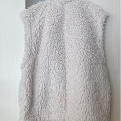 決まりました　GU ⭐︎新品タグ付きカーリーフリースジップベスト　Lサイズ　レディースの画像