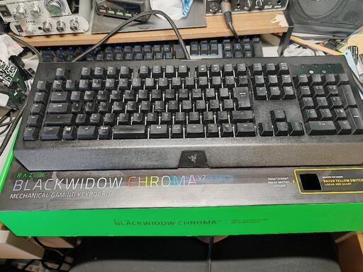 RAZER\n\nBLACKWIDOW CHROMA V2   黄軸