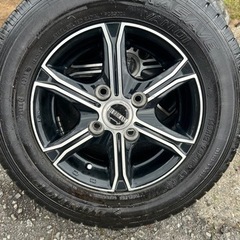 車のパーツ タイヤ、ホイールの画像