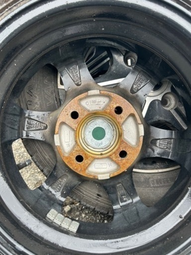 車のパーツ タイヤ、ホイール