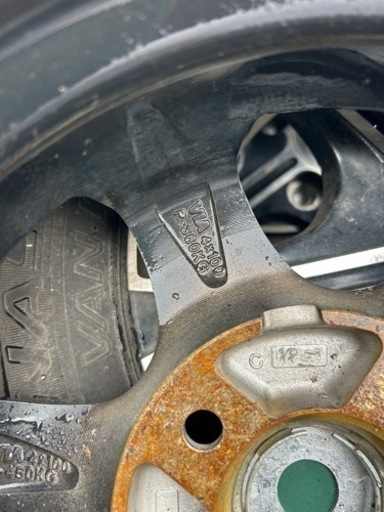 車のパーツ タイヤ、ホイール