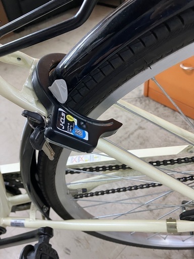 I2501-388 PATIOBOX 26インチ自転車 カゴ・リアキャリア付き 年式表記無し キズ汚れ有り タイヤの空気少し減っていま