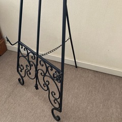 オシャレなイーゼルの画像