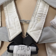 ベビービョルン　mini グレー
の画像