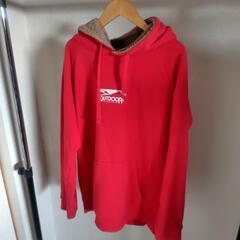 メンズ　アウトドア　赤パーカー