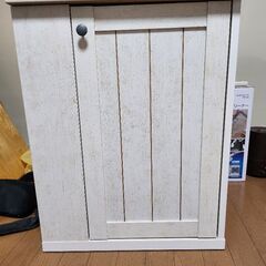 白い棚  横50cm×縦41cm×高さ65cm