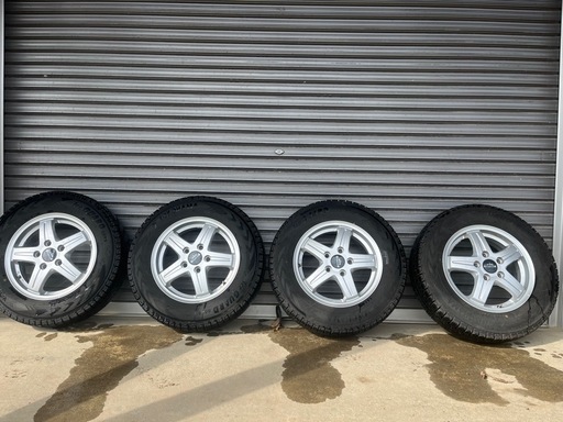 ヨコハマ　スタッドレスタイヤ・ ホイール付き（175/80r15）