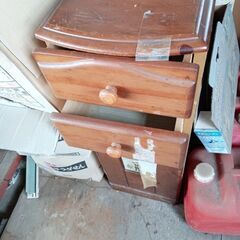 引き出し棚を売ります