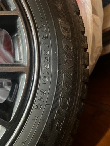 DUNLOP製175/65R15スタッドレスタイヤとMistiereホイールのセット
